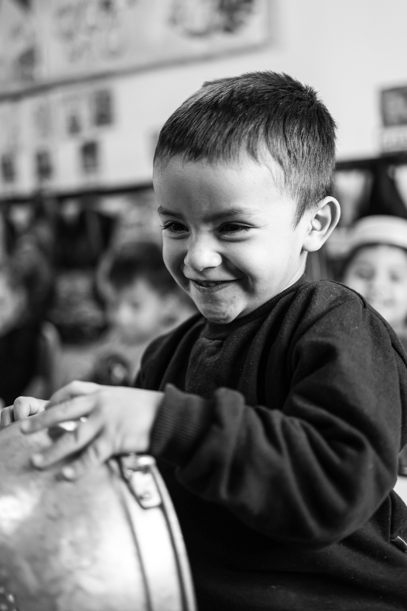 Niño sonriendo en un espacio educativo del BAP